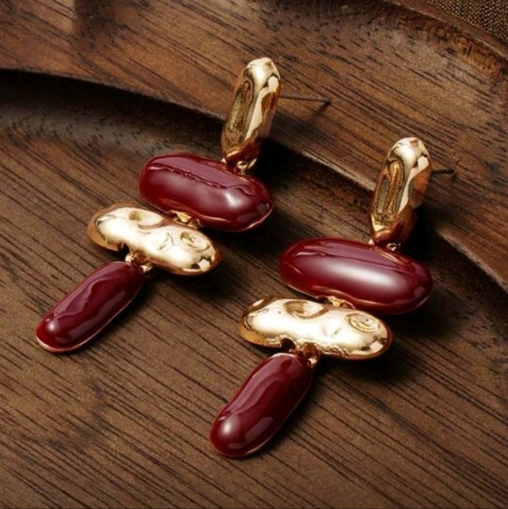 NEW! Stunning Elegant Gold and Burgundy Dangle Post Earrings - Picture 4 of 5